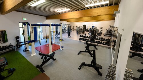 Fitnessbereich USV Sporthalle